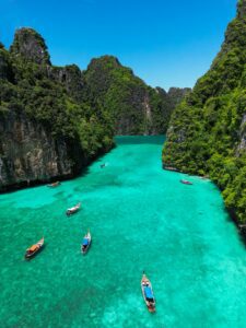 Pikasabapaadid Phi Phi saare laguunis Tais